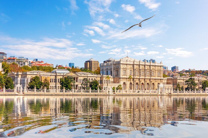 Combo: Dolmabahçe Palace & Harem Skip-the-Line Tickets with Audio Guide + Bosphorus Cruise