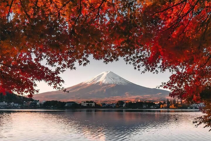Mt. Fuji Instagrammable Tour: Chureito Pagoda, Oishi Park, Hikawa Clock Shop, Lawson Store, & More