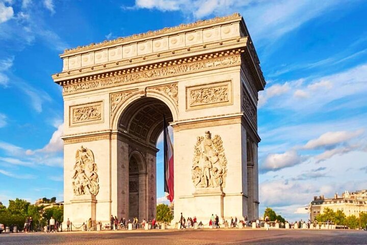 Arc de Triomphe Self-Guided Tour with Audio Guides
