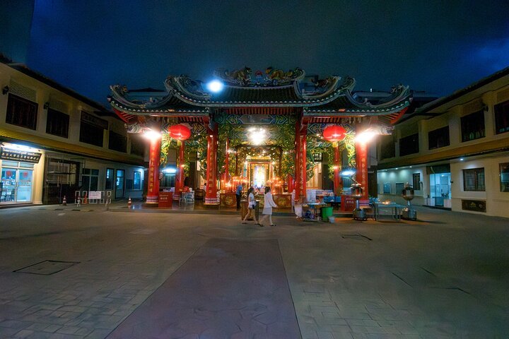 Authentic Chinatown by Night Walking Tour Bangkok, Bangkok